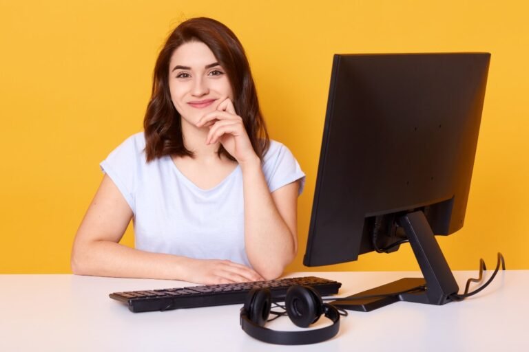 A technology focused website featuring articles, tutorials, developer resources, and industry insights for tech enthusiasts and professionals.